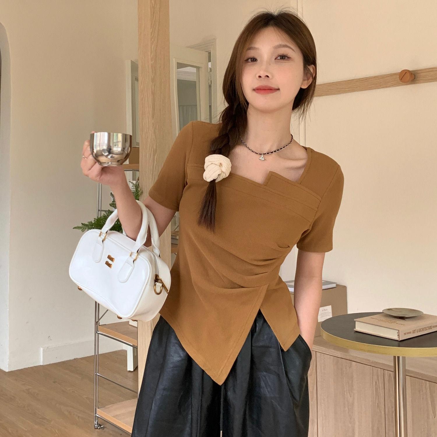 여성 슬림핏 탑 브이넥 정어깨 반팔 비대칭 여름 상의 티셔츠 셔츠 - 상세 이미지 4