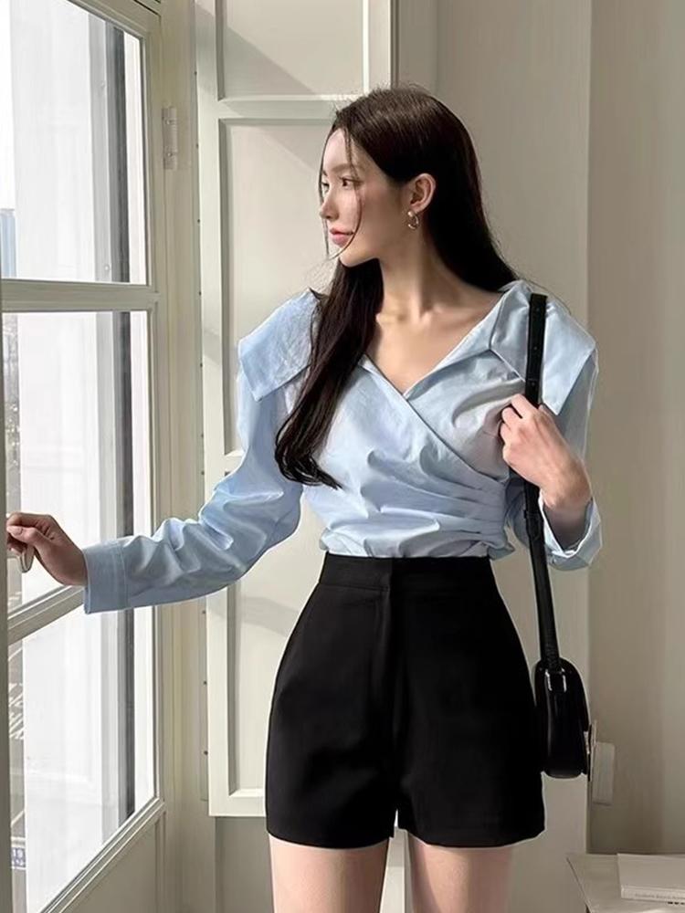 드레이프 화이트 랩 블라우스 셔츠 핀턱 셔링 네이비 포딘블라우스 - 상품 이미지