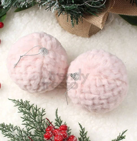 [트렌디프레소협력사]데이슬롯 트리 핑크 보들 폼폼이 장식볼 2p 트리장식품 크리스마스오너먼트 크리스마스용품