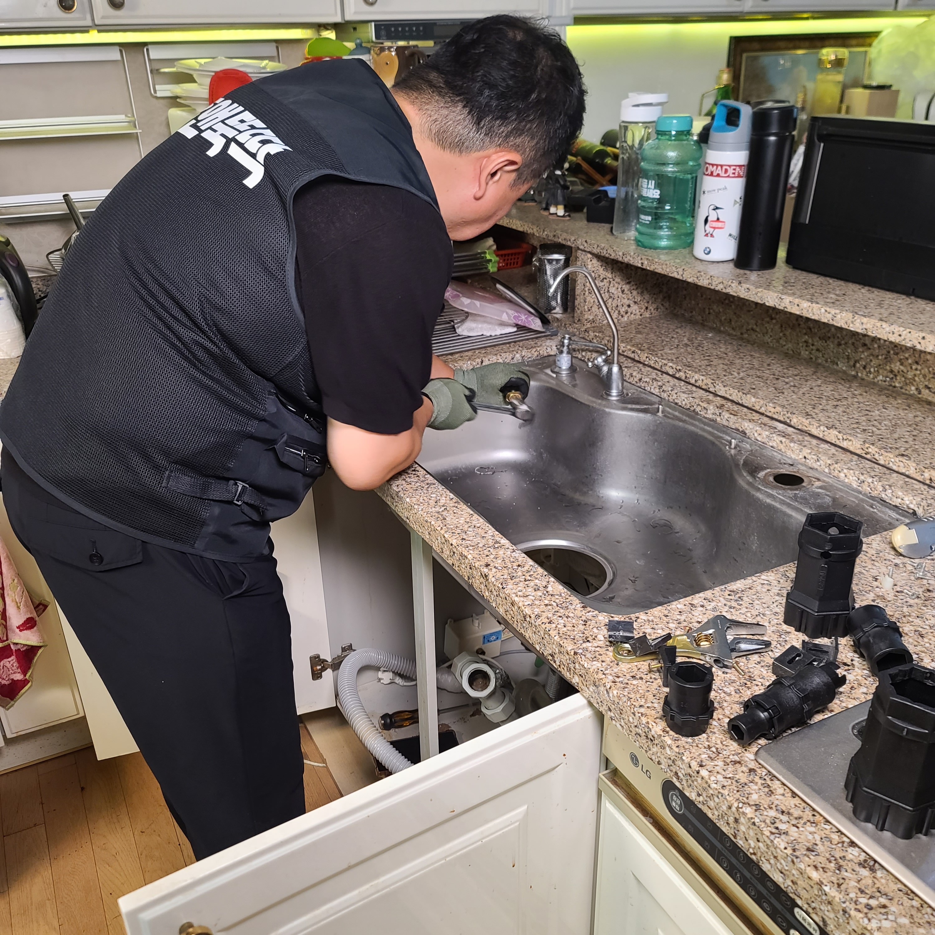 사각싱크볼 교체 백조 아티잔 주방 싱크대 폭포수전 제품 이미지