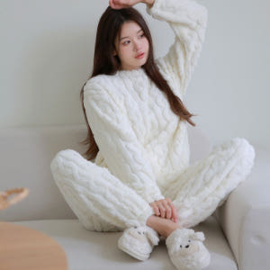 겨울원피스잠옷 극세사 꽈배기수면바지세트 밍크 후리스 빅사이즈 임산부 부들... 착용 후기 | 사이즈/핏 총정리 - 상품 이미지 4
