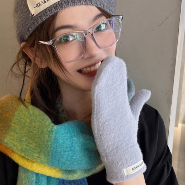 여성 손 겨울 칼라 따뜻하게 감싸는 파스텔 벙어리장갑 - 메인 이미지
