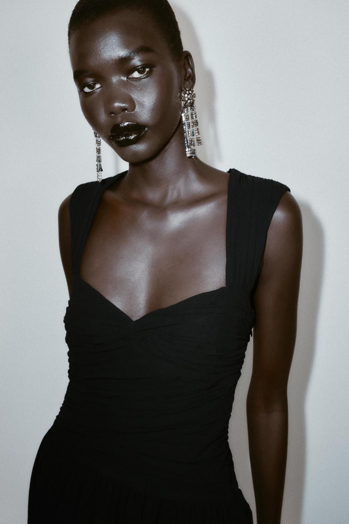 자라 모던 비대칭 벌룬 헴 드레이프 미니 원피스 2045/824 BLACK - 상세 이미지 5