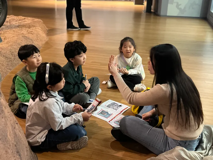 [2천원환급][초등교사자격] 용산 전쟁기념관 초등 역사 현대사 체험 방학 특강 서울 어린이 역사체험학습 도슨트 해설 수업 by 티처투어