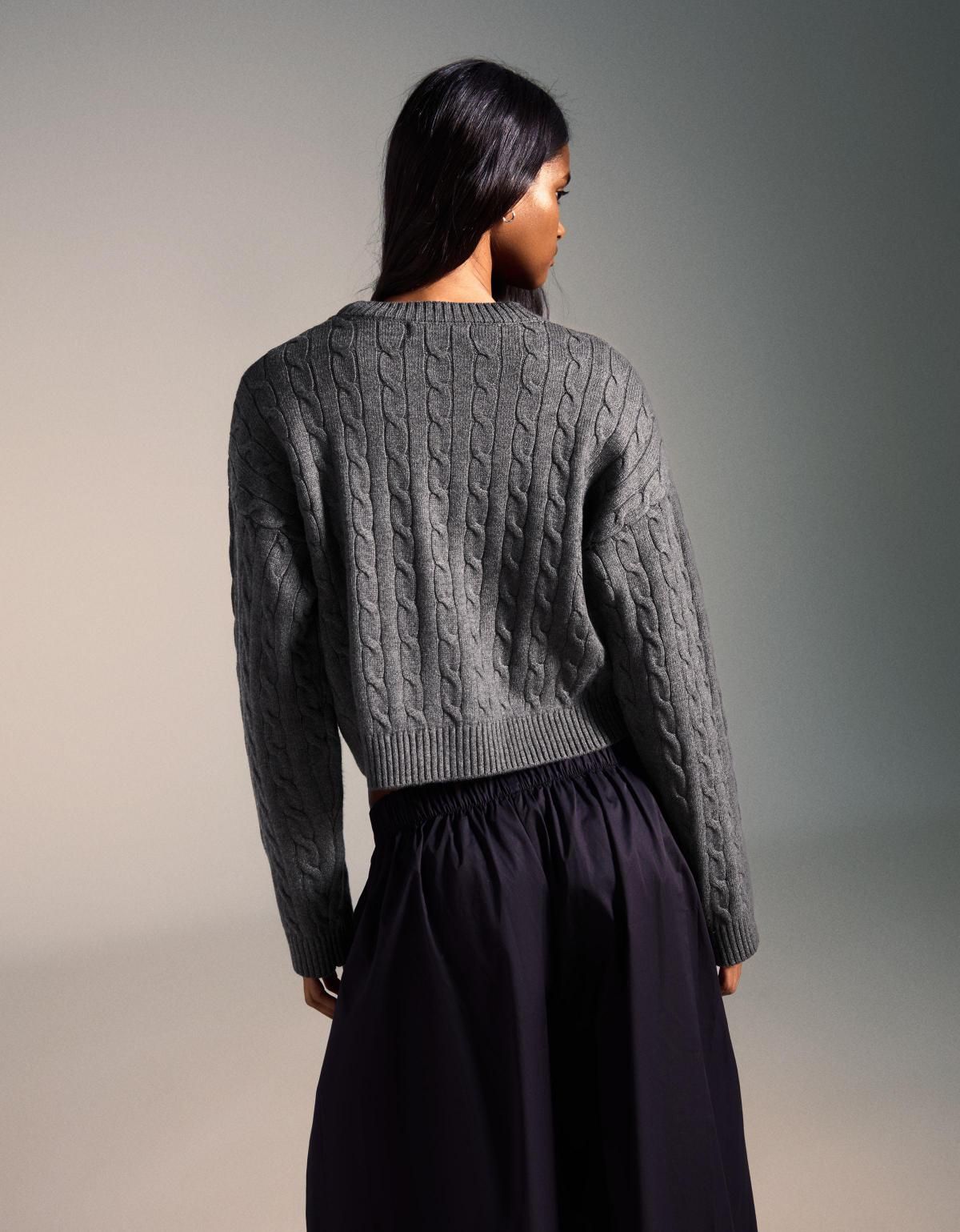 버쉬카 케이블 니트 라운드넥 크롭 자수 7256/693 DARK GREY - 상세 이미지 4