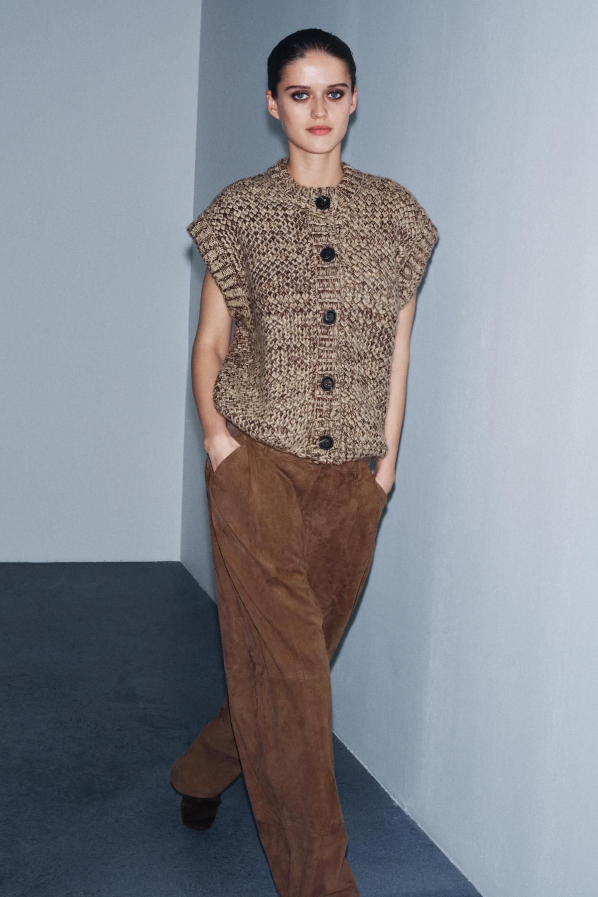 자라 오버핏 니트 베스트 라운드넥 버튼 브라운 6771/143 BEIGE-BROWN - 상세 이미지 2