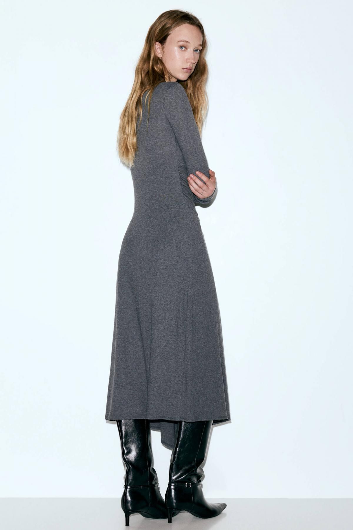 풀앤베어 소프트 라운드넥 미디 원피스 사이드 셔링 3380/302 ANTHRACITE GREY - 상세 이미지 3