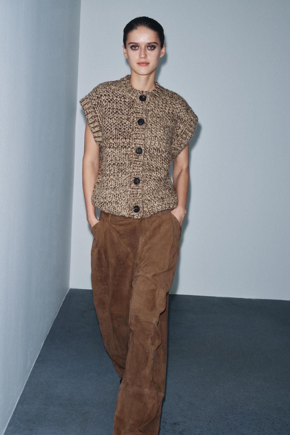 자라 오버핏 니트 베스트 라운드넥 버튼 브라운 6771/143 BEIGE-BROWN - 상세 이미지 5
