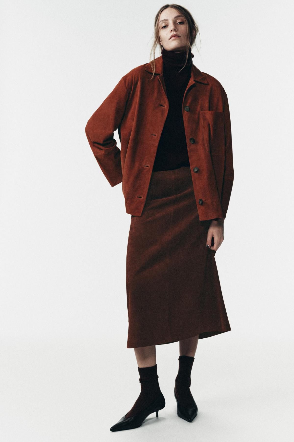 자라 프리미엄 스웨이드 미디 스커트 한정판 2521/901 DARK RUSSET - 상세 이미지 2