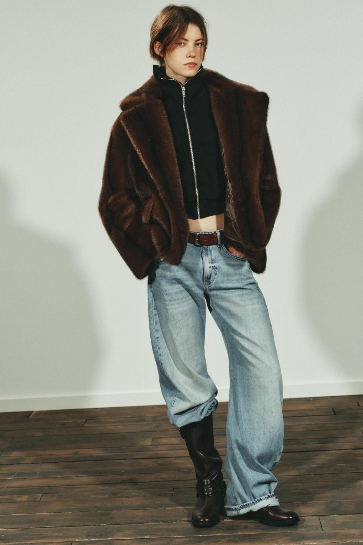 자라 프리미엄 페이크퍼 숏코트 브라운 1255/880 DARK BROWN - 상세 이미지 2