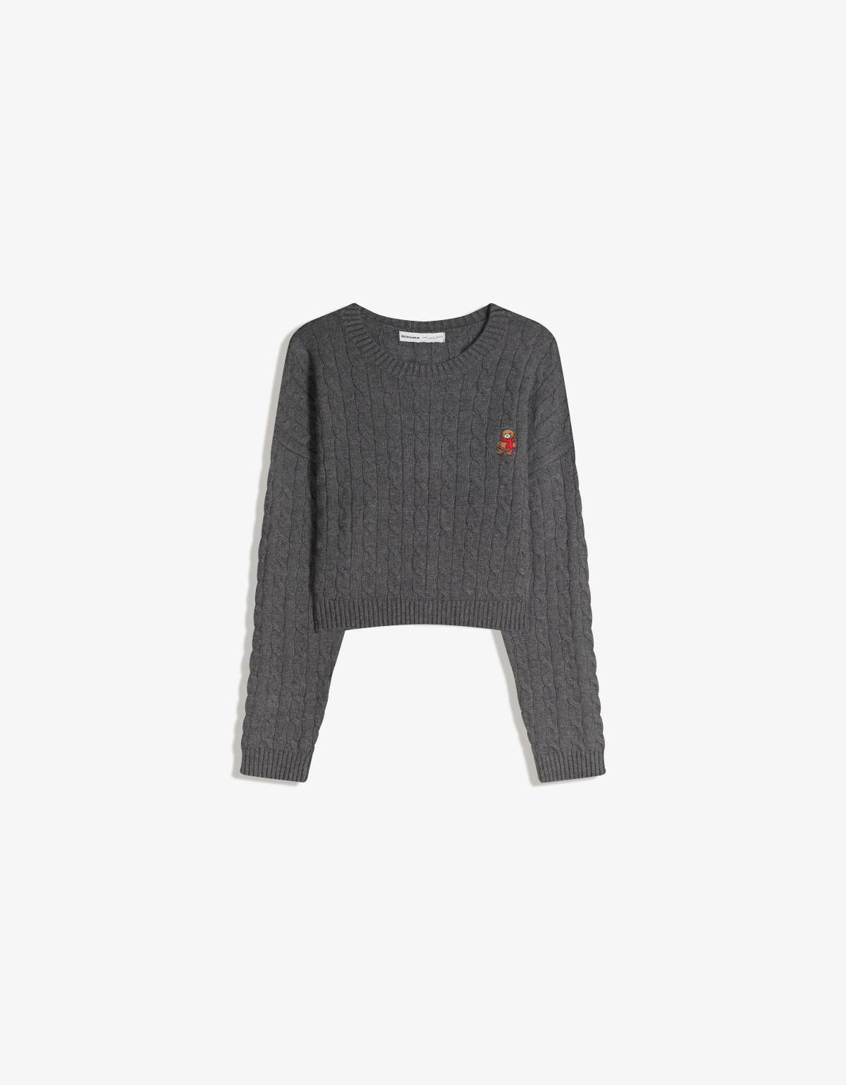 버쉬카 케이블 니트 라운드넥 크롭 자수 7256/693 DARK GREY - 메인 이미지