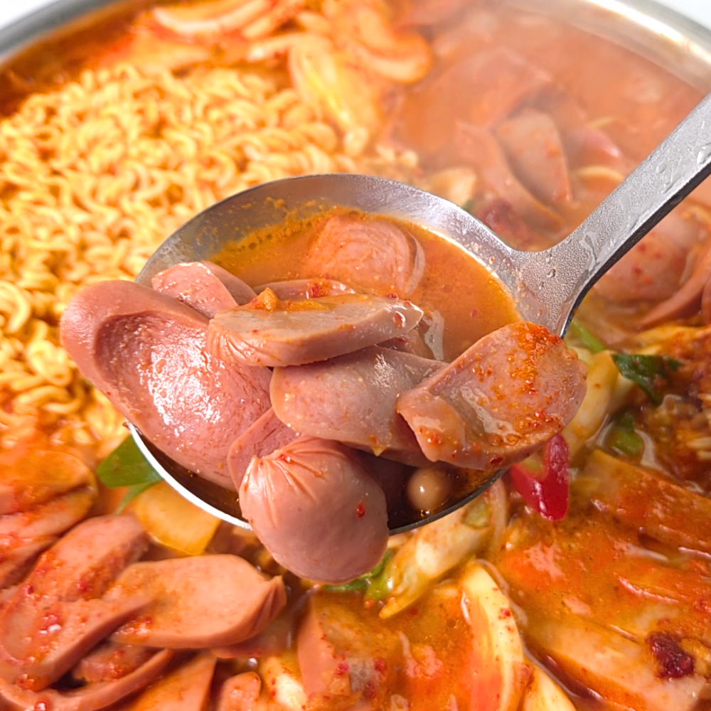 부대찌개 밀키트 간편식 캠핑 요리 국물 음식 가정 집밥 350g, 1개 이미지 6