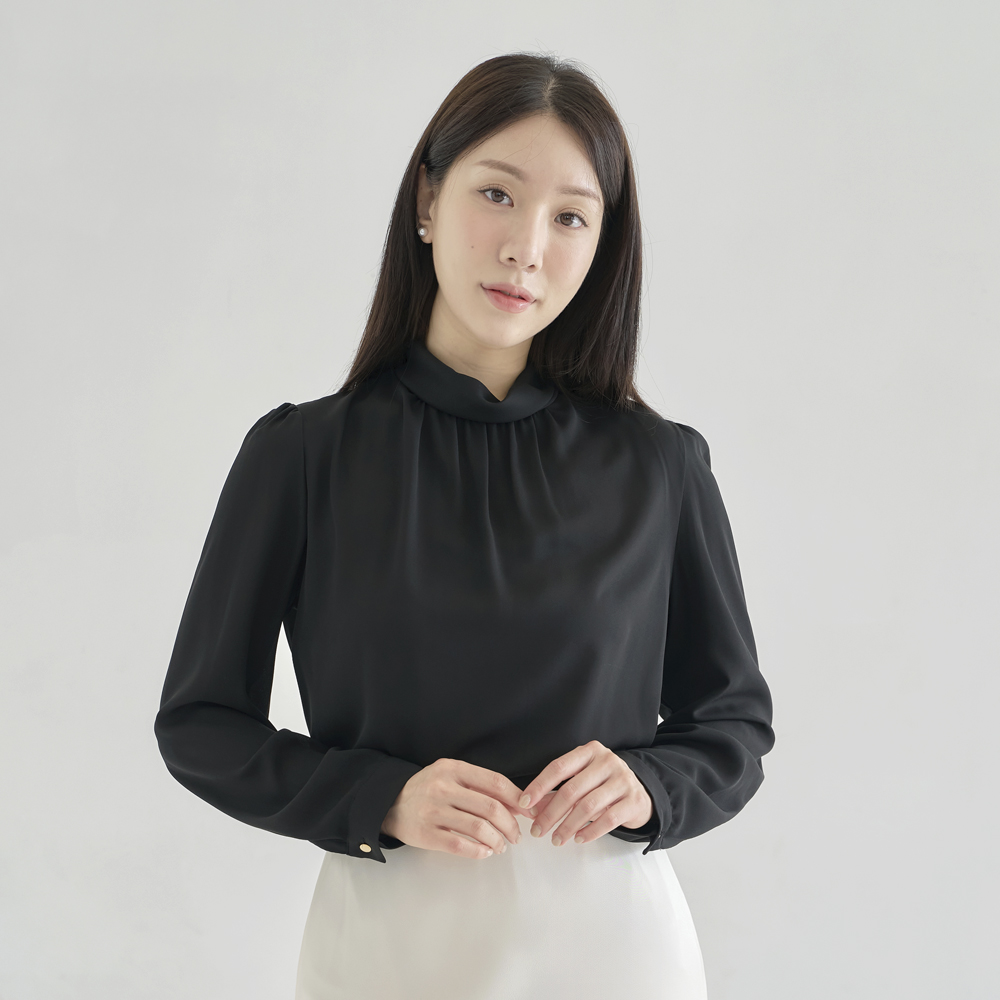 터틀넥블라우스 정장룩 셔링디자인 여성패션 오피스룩