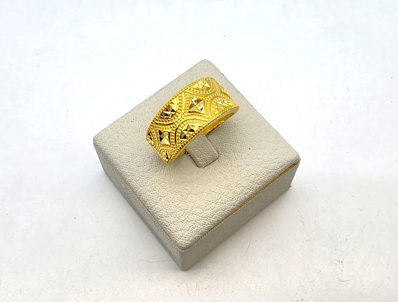 24K 순금 7.5g(2) 와이드 피라미드 컷팅 반지 - 상품 이미지