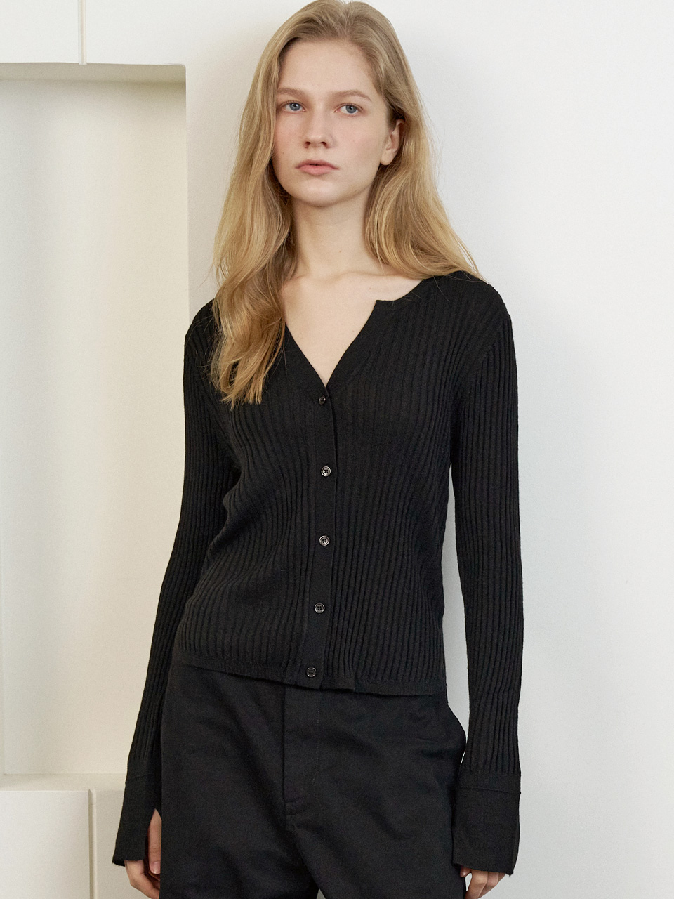 [엘씨브이] FRILL SLEEVE WOOL CARDIGAN TOP_BLACK - 상품 이미지