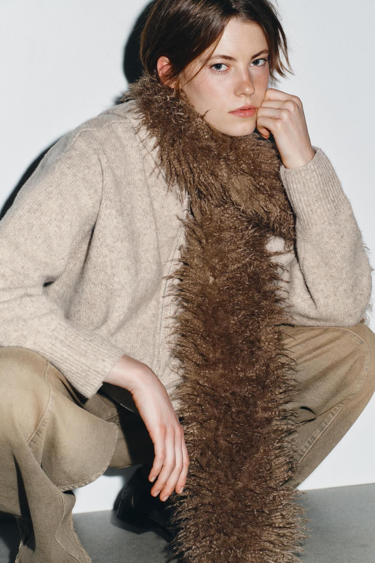 자라 플레인 퍼 머플러 3920/956 BROWN / TAUPE - 상세 이미지 2