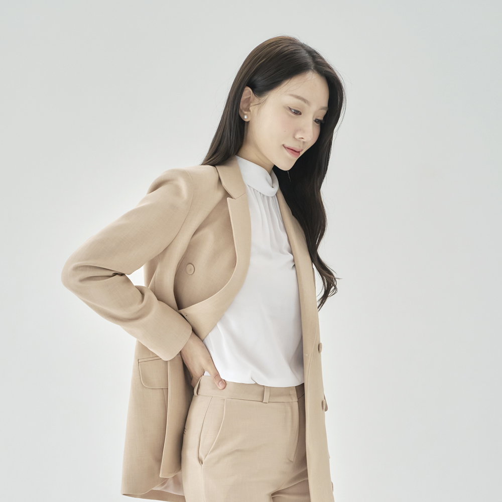 터틀넥블라우스 정장룩 셔링디자인 여성패션 오피스룩