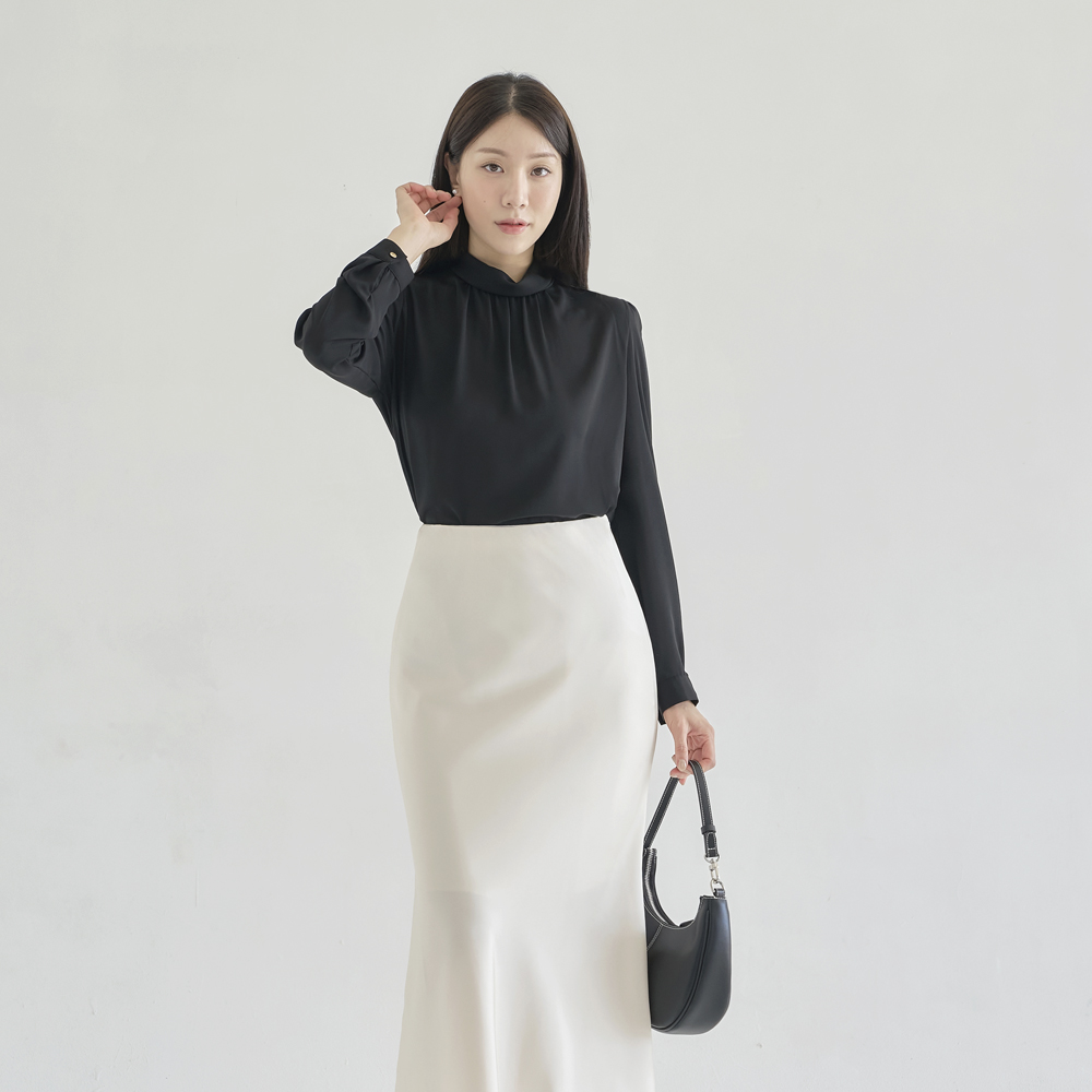 터틀넥블라우스 정장룩 셔링디자인 여성패션 오피스룩