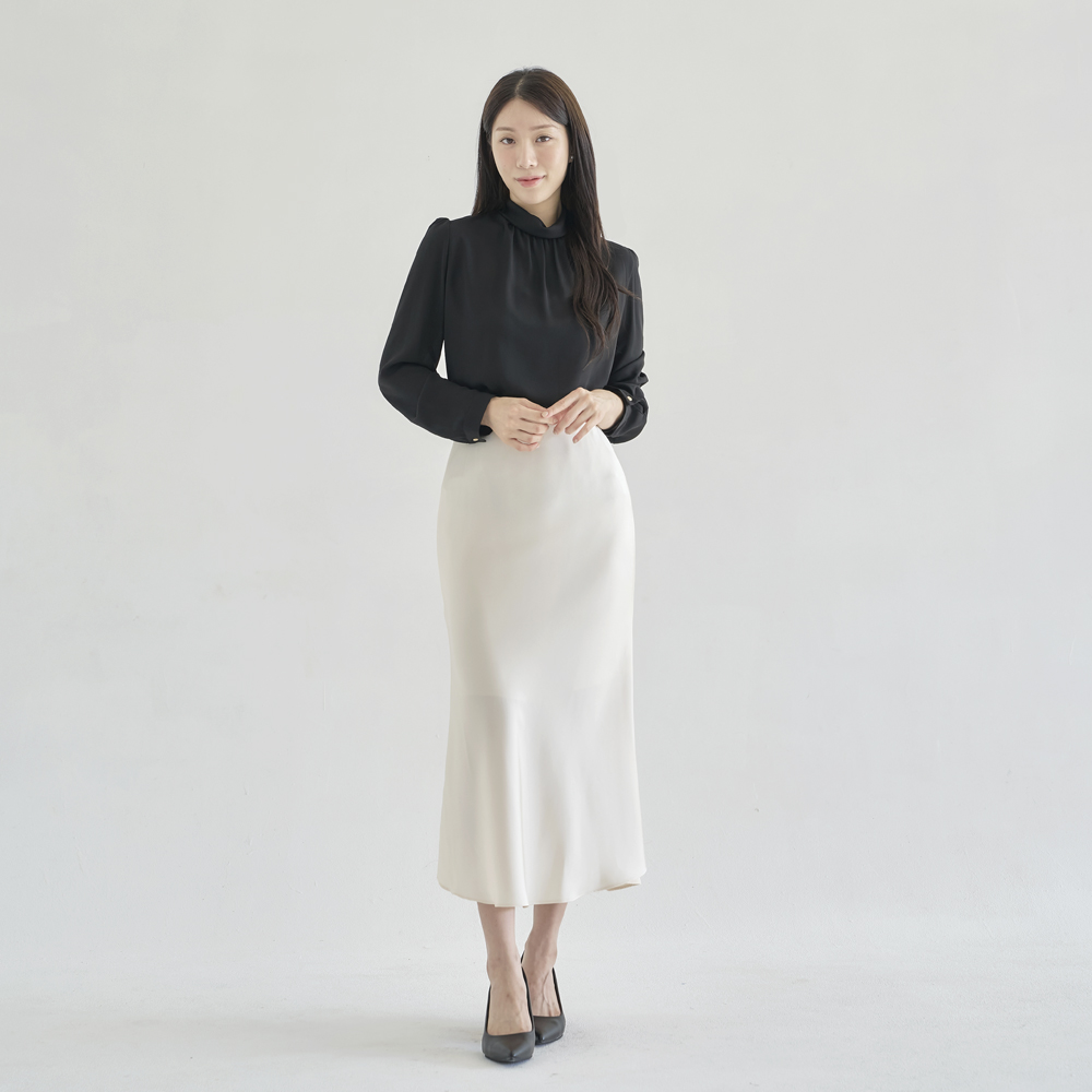 터틀넥블라우스 정장룩 셔링디자인 여성패션 오피스룩