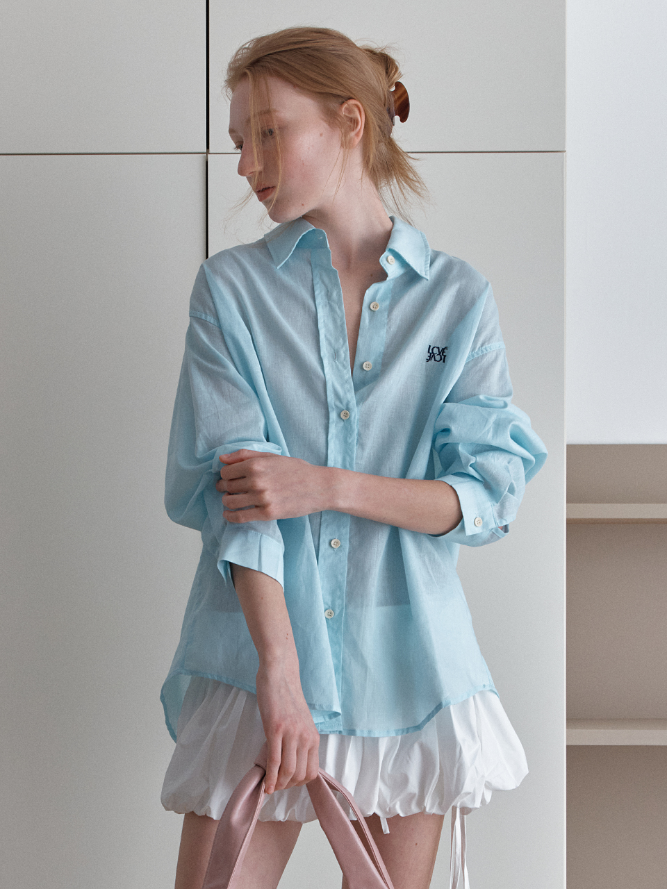 [엘씨브이] EMBROIDERY LINEN SHIRT_BLUE - 상품 이미지