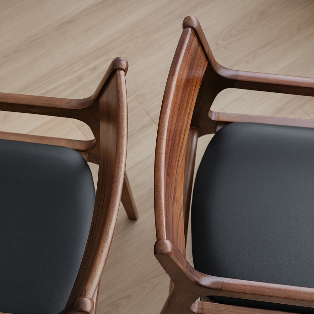 헤즈로 암체어 블랙 식탁의자 1인용 원목 카페 체어