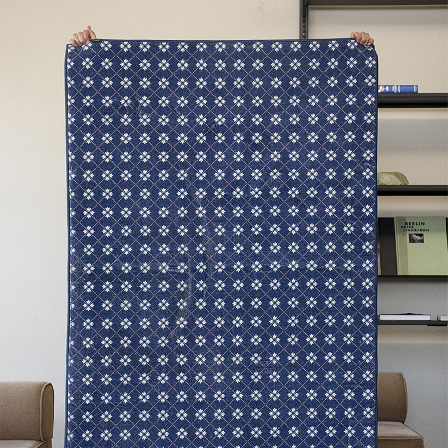 클래식페탈 포그니 러그 사계절 극세사 거실 침실 피오니블루, 170x230cm - 상세 이미지 2