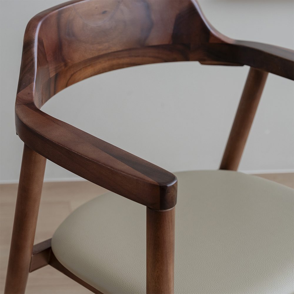 헤즈로 암체어 화이트 식탁의자 1인용 원목 카페 체어