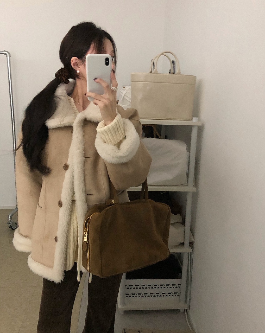퓨로 여성 겨울 오버핏 루즈핏 카라 스웨이드 리버시블 무스탕자켓 - 상세 이미지 2