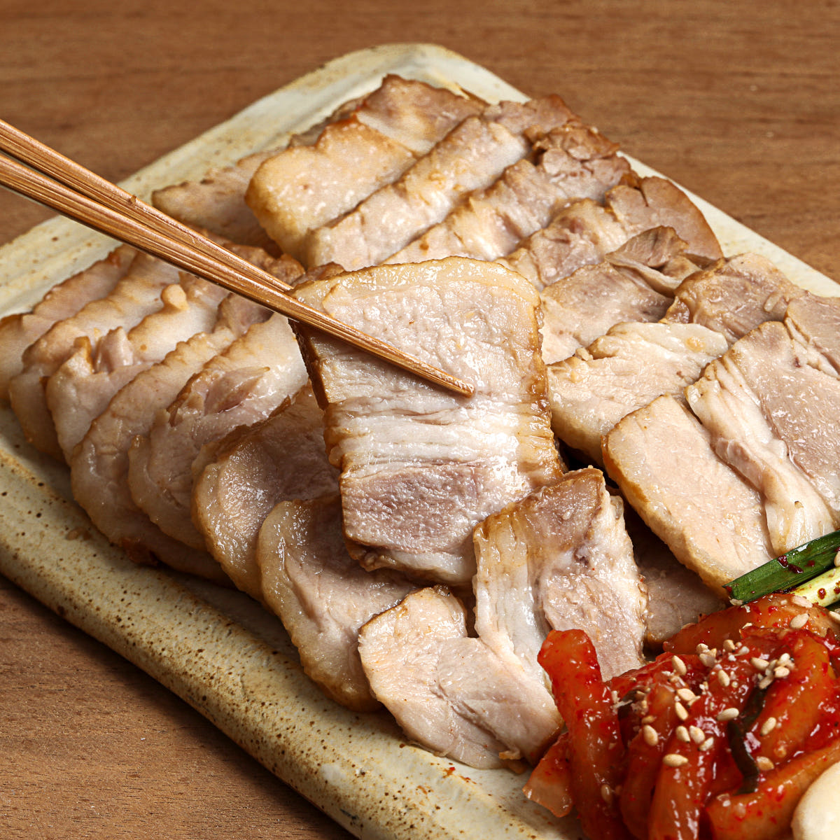 극소수 극소수 보쌈 삼겹 수육 200g 슬라이스 돼지고기 수제 한방 밀키트