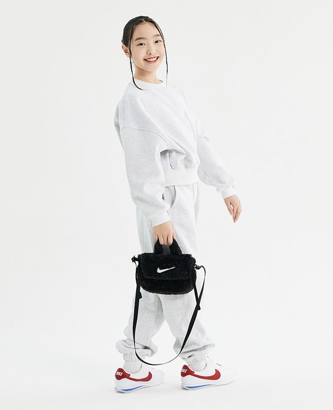 [국내매장판] 나이키 크로스백 미니 핸드폰 보조 가방 스몰 크로스 바디백 펄블랙(인조퍼) 이미지 8