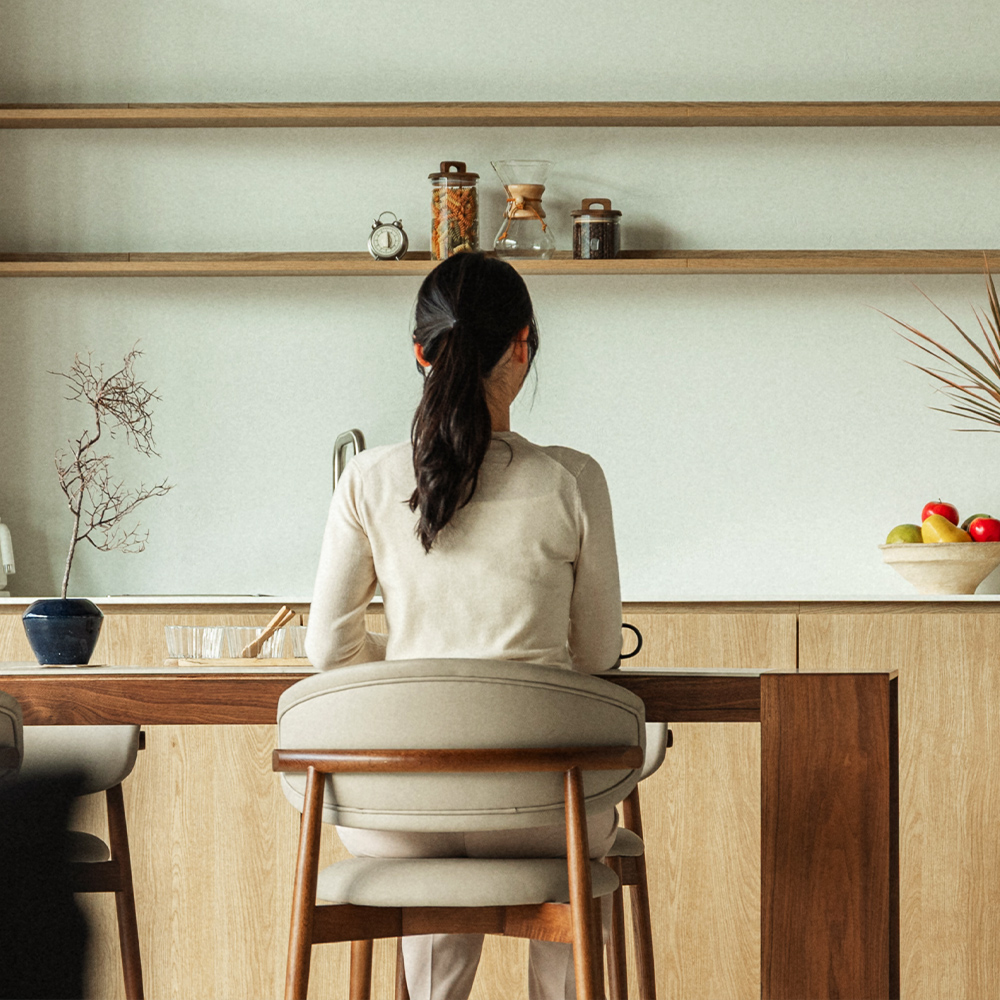 번드 모트 세라믹 테이블  월넛 - 상세 이미지 4