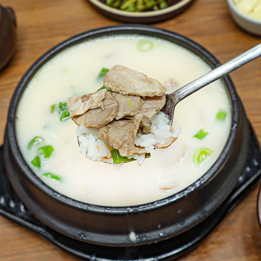초간편 3분국밥 푸짐한 고기 순대 많은 국밥 순대국 얼큰 순대국밥 캠핑 이미지 8