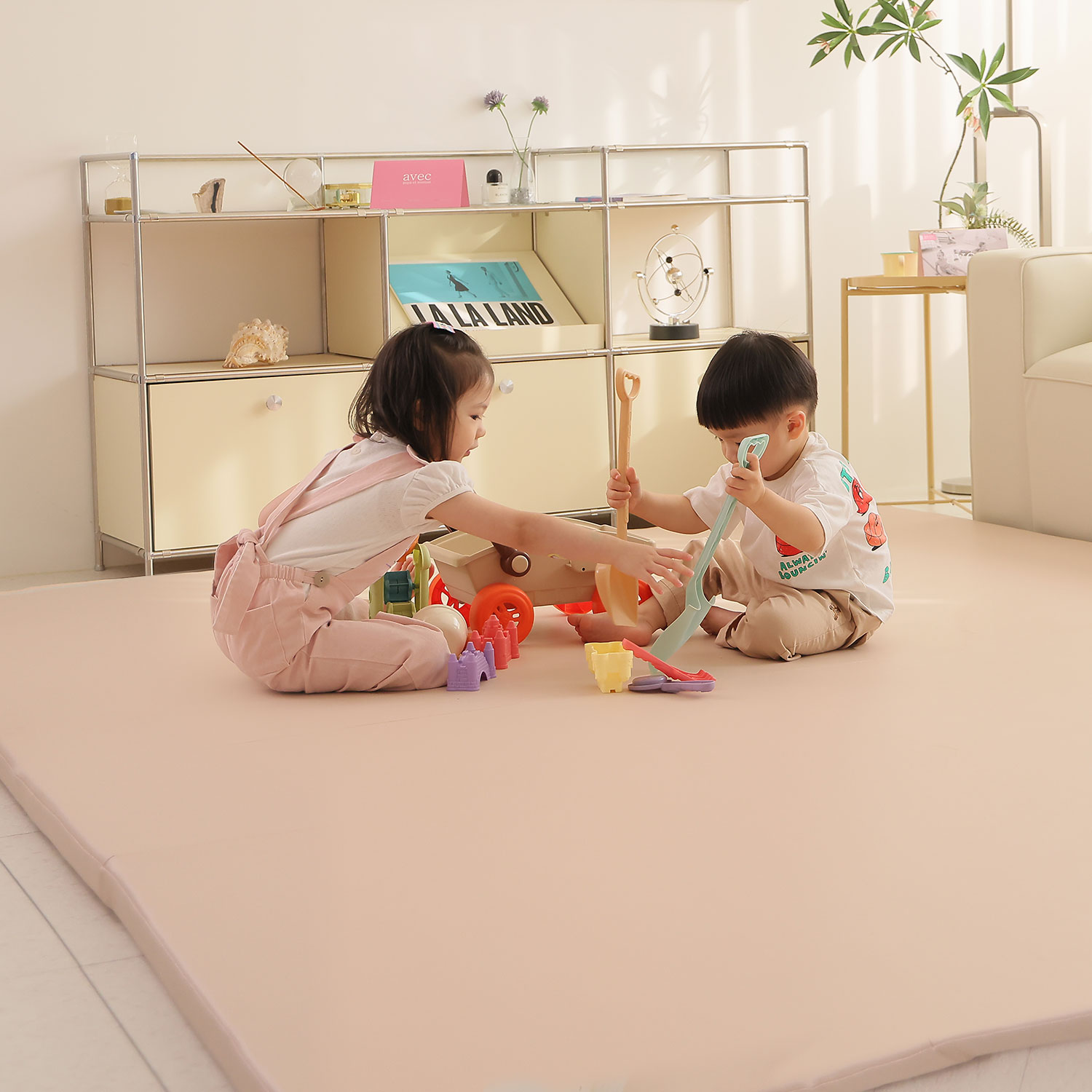 avec 더블폴더 3단 접이식 어린이매트 150x140 공간활용형 폴더 4cm 놀이방매트 - 상품 이미지