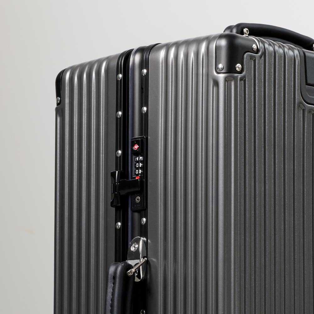 아이프라브 MK-9101 솔리도 수화물 알루미늄프레임 여행용캐리어 대형 튼튼한 폴리카보네이트 화물용 여행가방 71cm(29인치) 59cm(24인치)