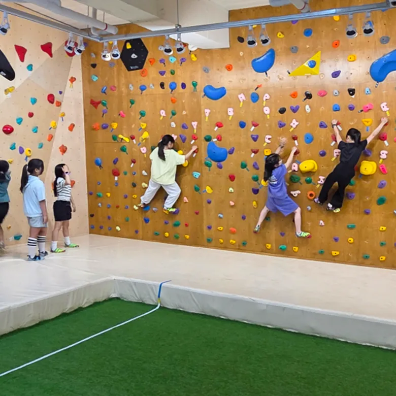 인천 아라 키즈클라이밍 6세 7세 8세 대근육 소근육 발달 성장판자극 어린이 실내 운동