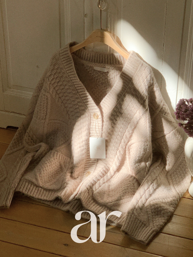 [자체제작] (MADE) 케이블 브이넥 루즈핏 울 가디건 cd3505