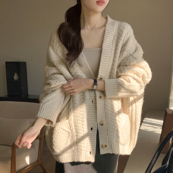 [자체제작] (MADE) 케이블 브이넥 루즈핏 울 가디건 cd3505