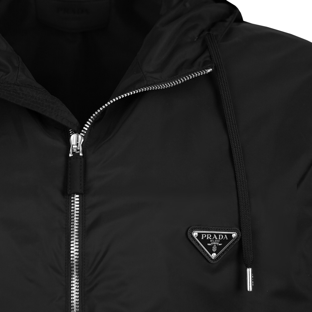 프라다 리나일론 트라이앵글 로고 블랙 후드 자켓 SGC220 1WQ9 F0002 (2025 S/S) SIZE 52 - 상세 이미지 4