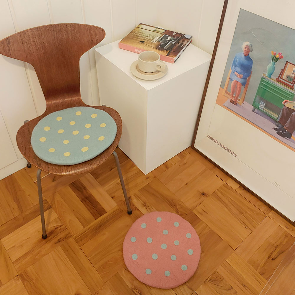 메네 뉴질랜드 양모 도트 방석 23컬러 사계절 논슬립 쿠션 (32cm/42cm) - 상세 이미지 4