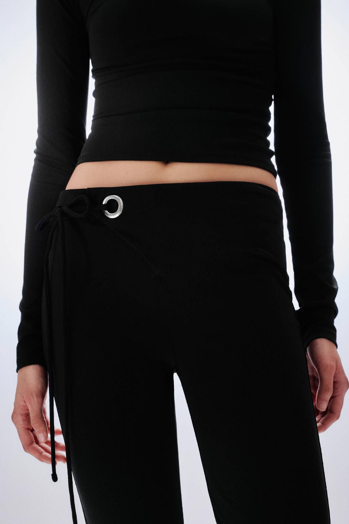 풀앤베어 하이웨이스트 아일렛 플레어 팬츠 7675/375 BLACK - 상세 이미지 3