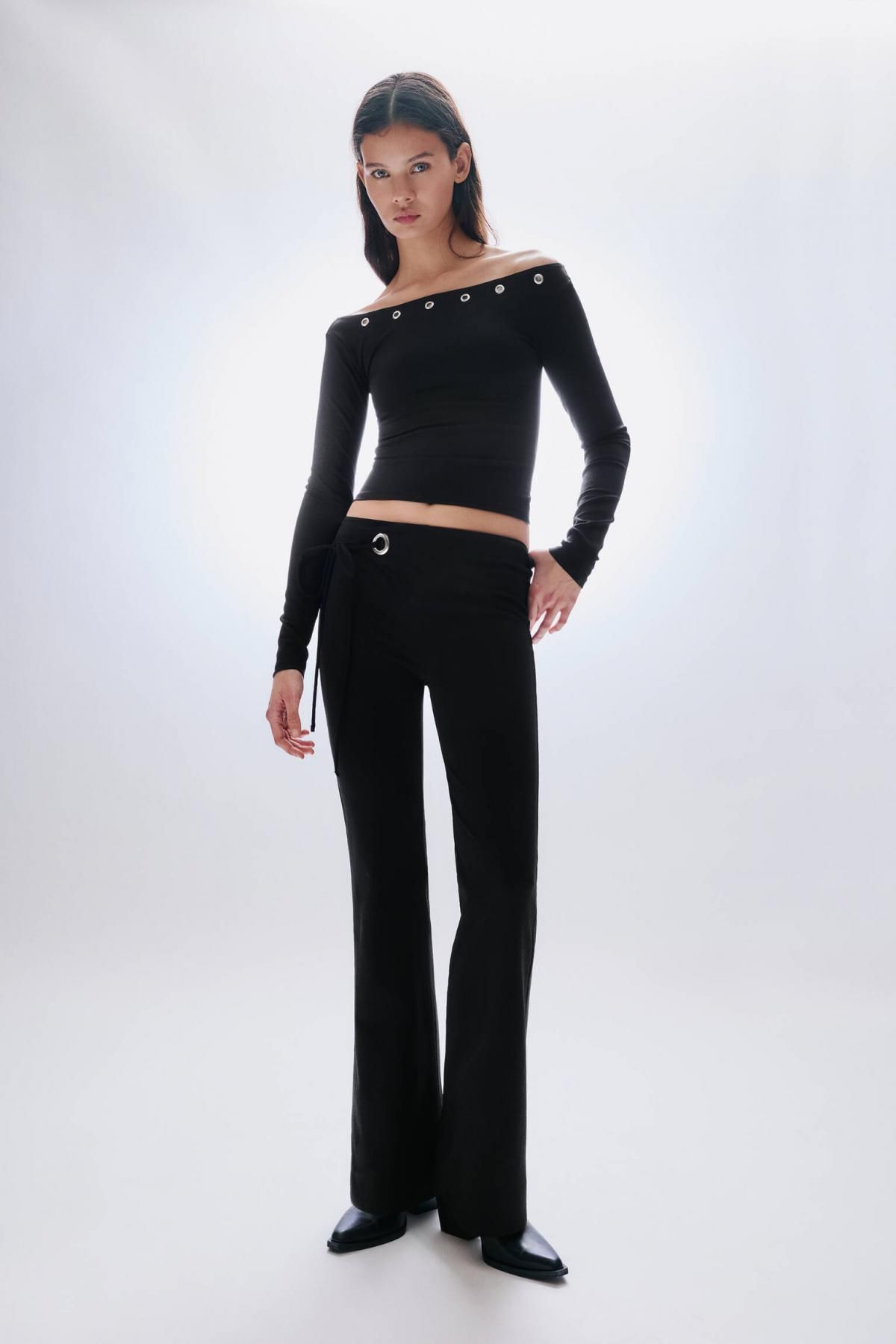 풀앤베어 오프숄더 프릴 긴팔 티셔츠 7153/359 BLACK - 상세 이미지 3