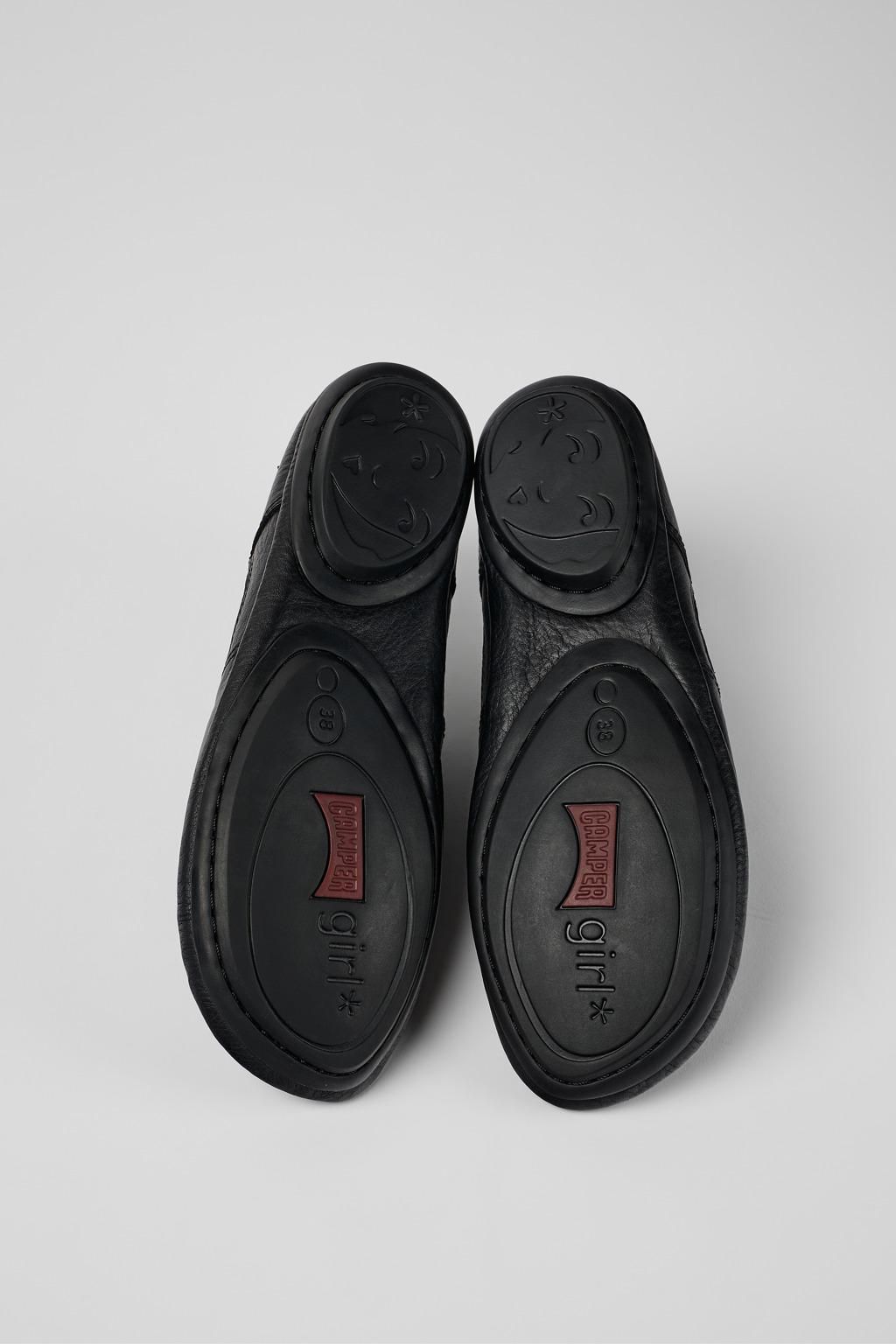 캠퍼 슬림핏 소프트 레더 블랙 앵클부츠 여성 K400123-003 BLACK - 상세 이미지 5