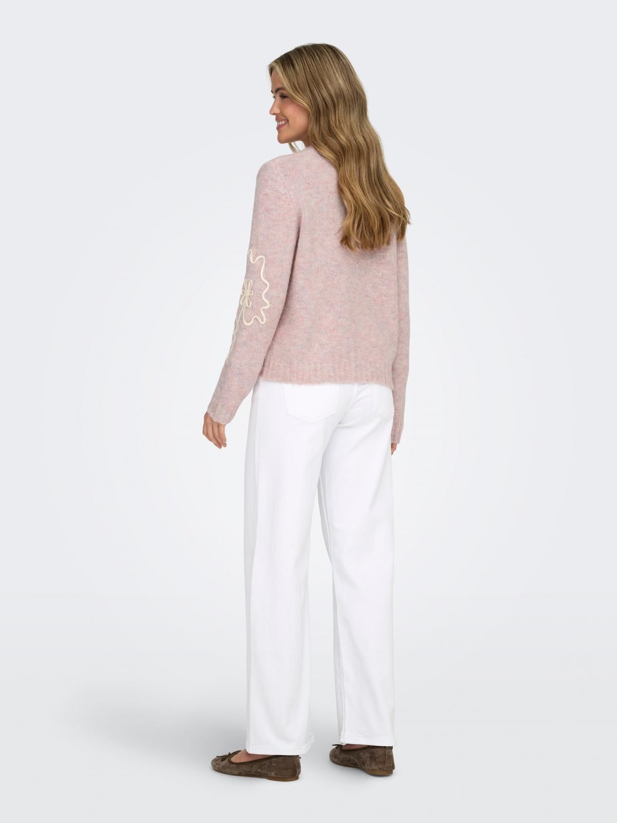 온리 3D 플라워 라운드넥 니트 스웨터 15373626_851_1275211 ROSE / MAUVE CHALK - 상세 이미지 3