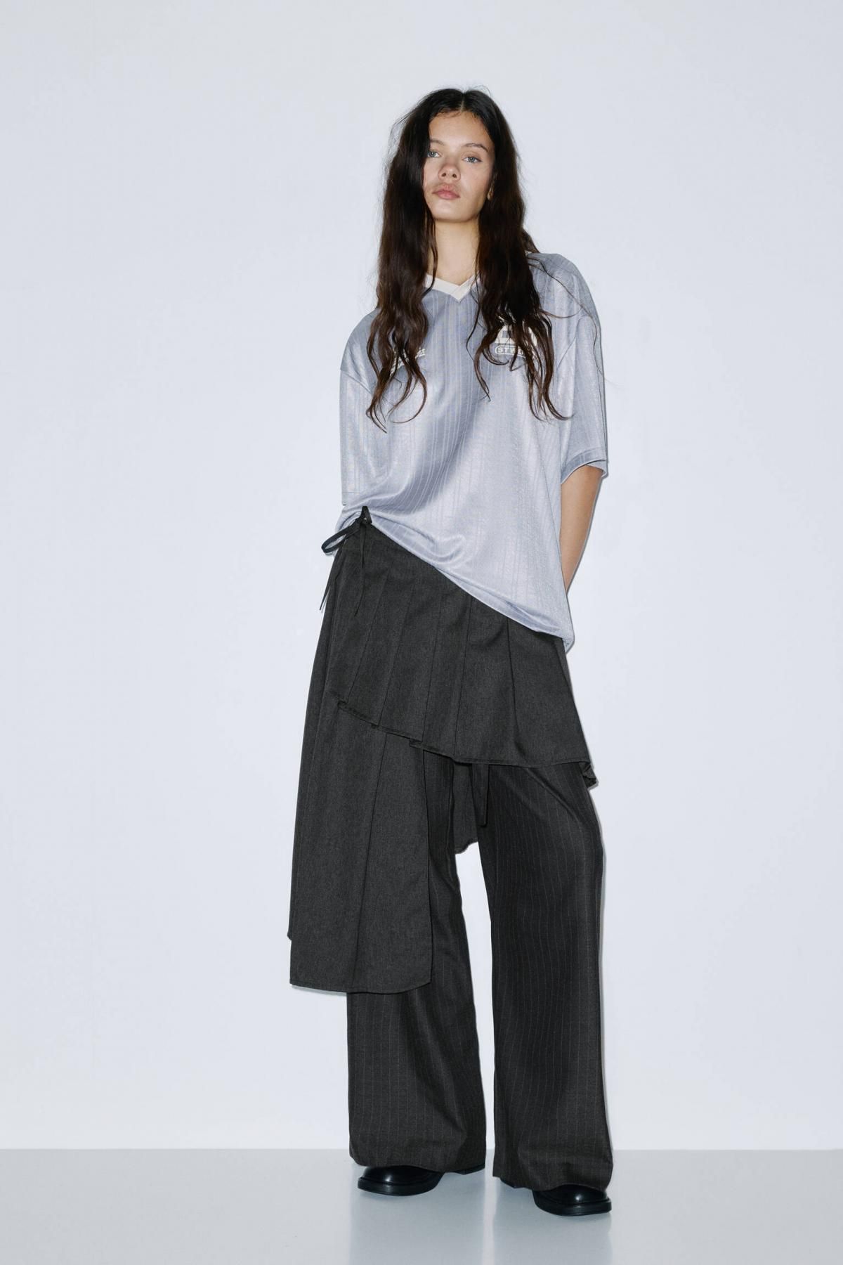 풀앤베어 비대칭 플리츠 미디 랩 스커트 7400/355 ANTHRACITE GREY - 상세 이미지 4