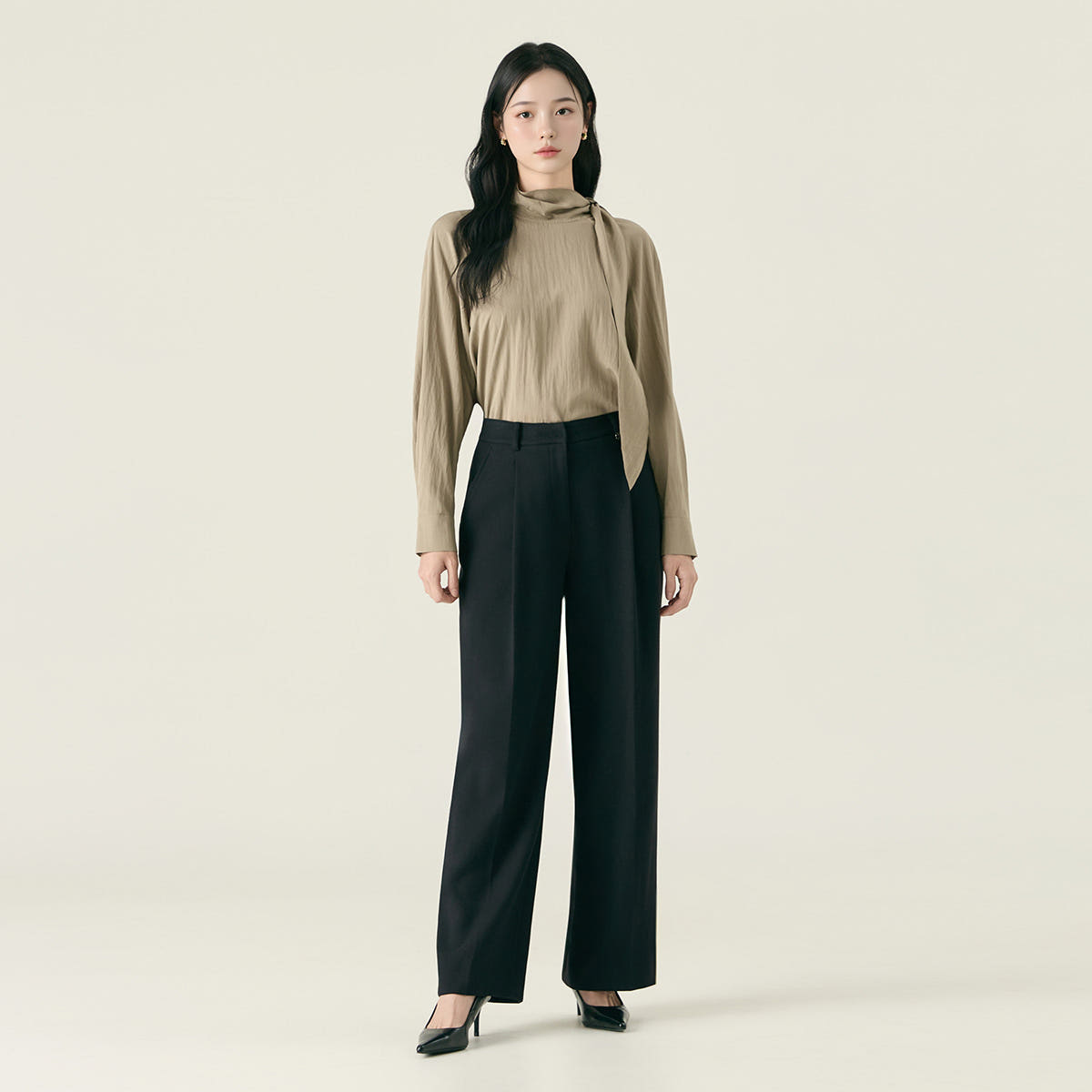 로엠 올데이 기모 원턱 와이드 밴딩 슬랙스 RMTWF4VR14 - 상품 이미지