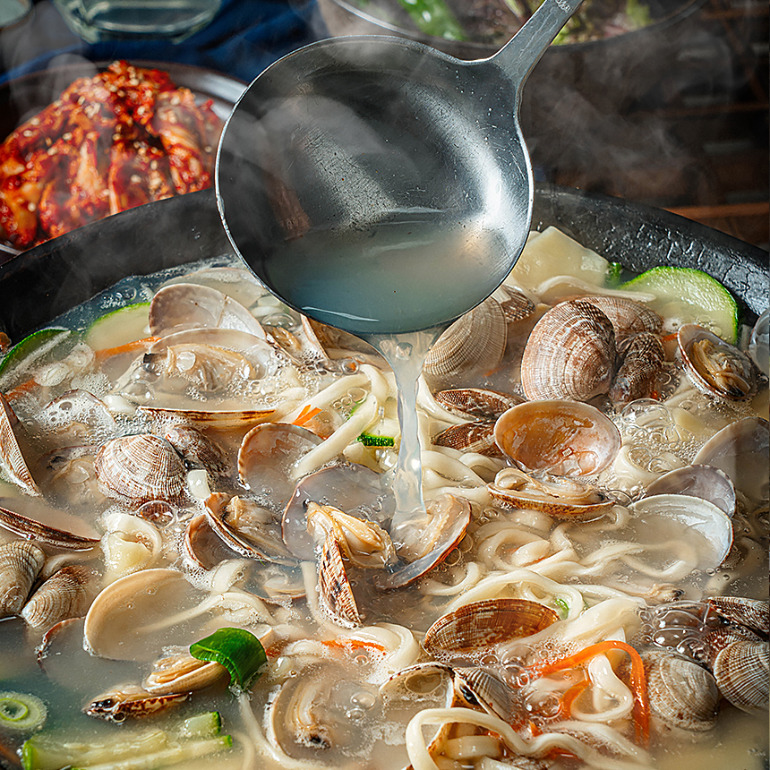 백년밥상 바지락 칼국수 밀키트 2인분 캠핑음식 - 상품 이미지