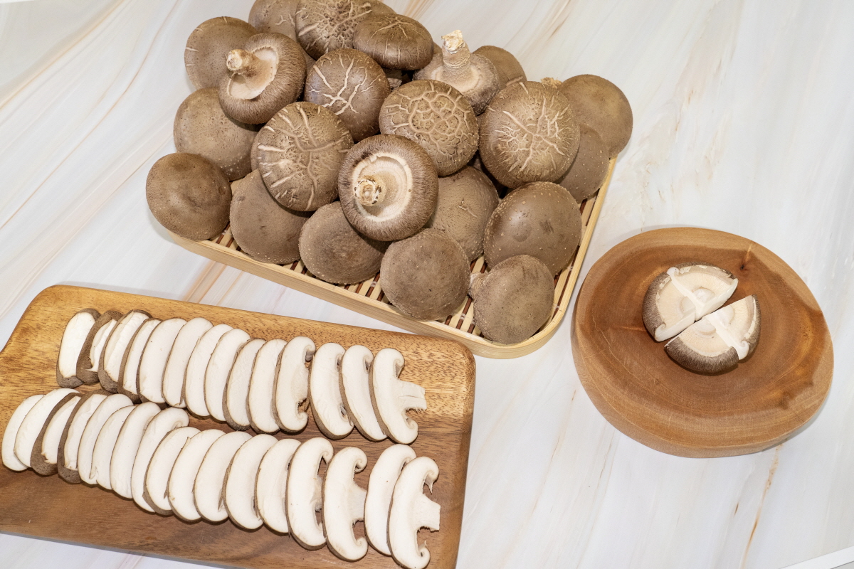 무농약 우수농산물 샛별농장 국내 생 표고버섯 화고 특품 상품 1kg - 상세 이미지 3