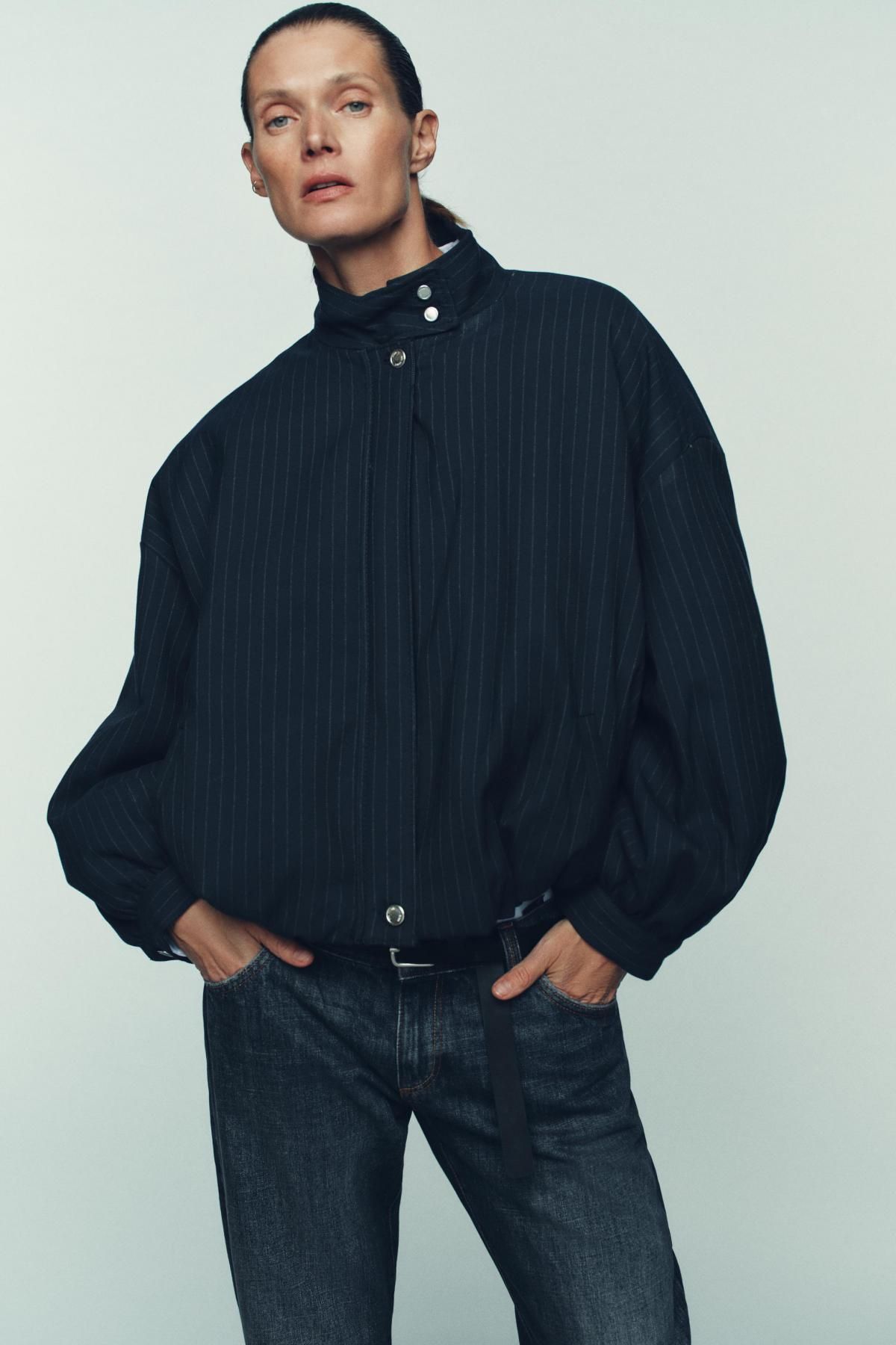 자라 핀스트라이프 하이넥 봄버 재킷 9335/677 NAVY / WHITE - 상세 이미지 3