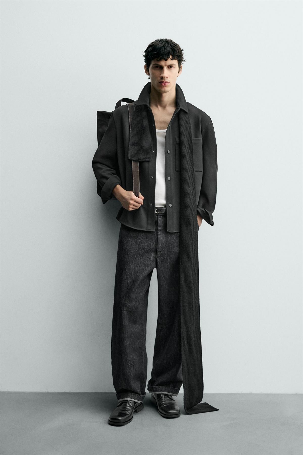 자라 테크니컬 논아이론 오버셔츠 블랙 남성 7484/892 BLACK - 상세 이미지 2