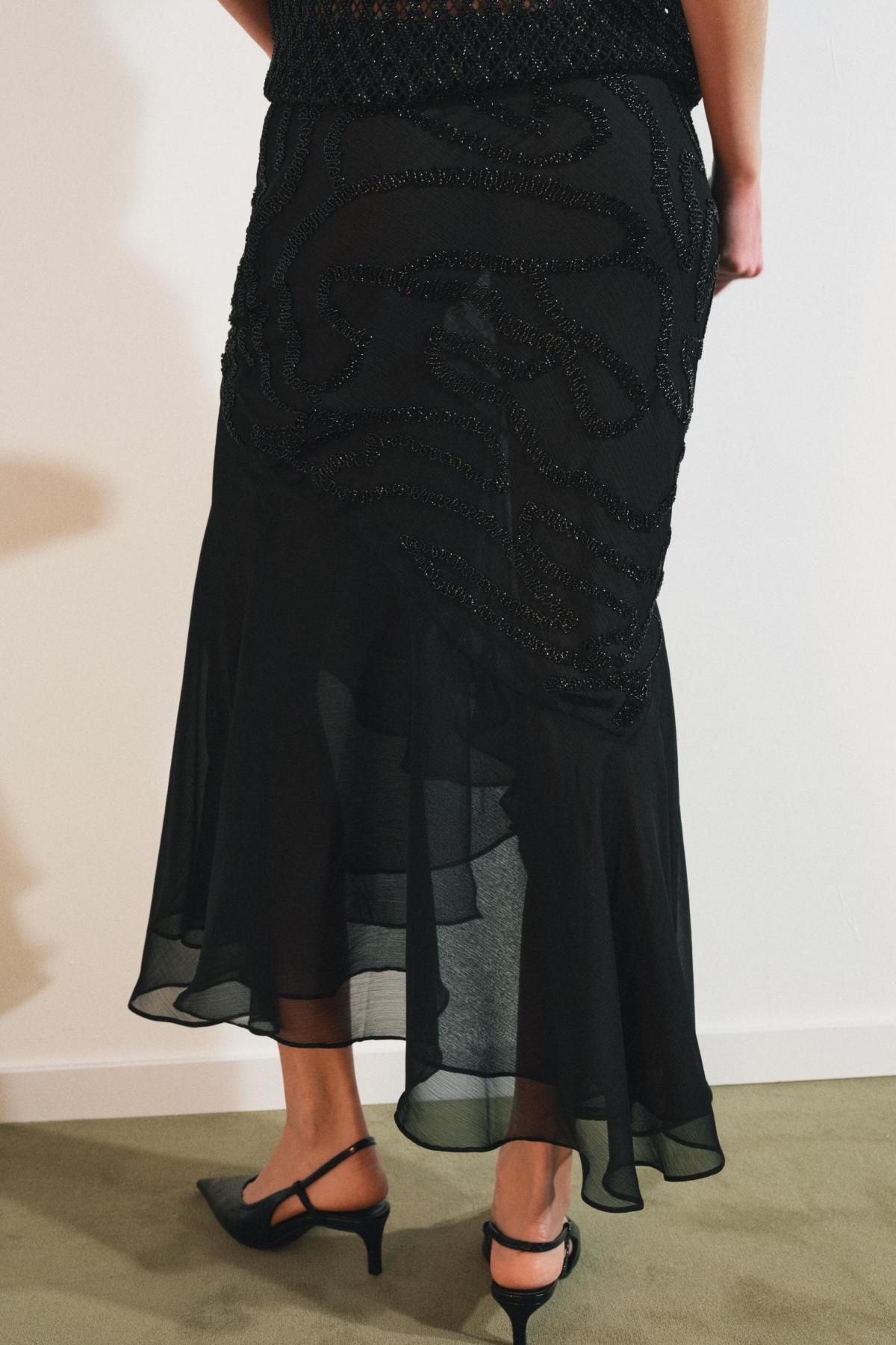 자라 비즈 러플 미디 스커트 블랙 4772/607 BLACK - 상세 이미지 4